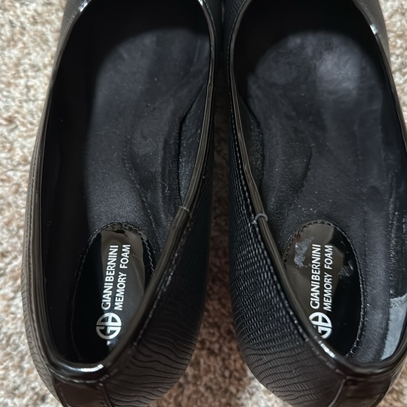 NWOB Giani Bernini Memory Foam Patent Round Toe Wedges - Picture 3 of 5